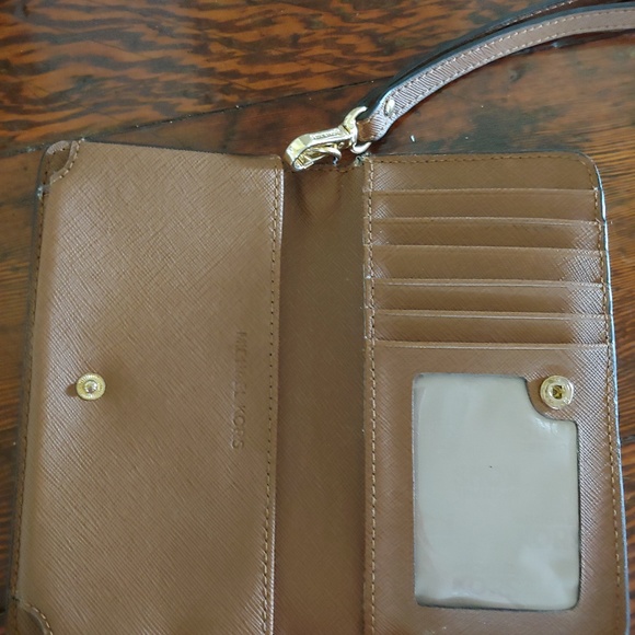 Michael Kors Wallet - Picture 2 of 2